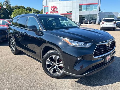 Used 2020 Toyota Highlander XLE image 1