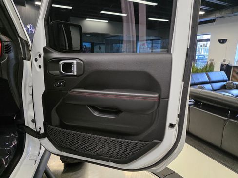 Used 2023 Jeep Gladiator Rubicon w/ Cold Weather Group image 36