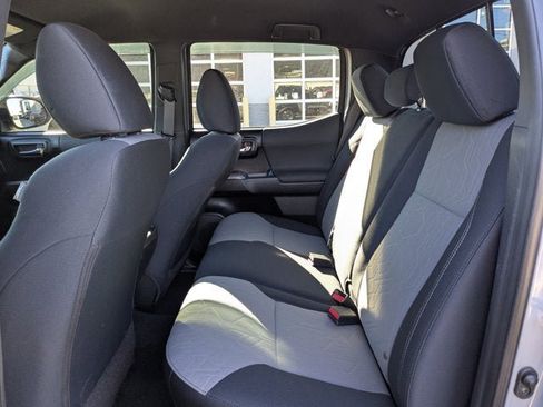 Used 2021 Toyota Tacoma TRD Off-Road image 12