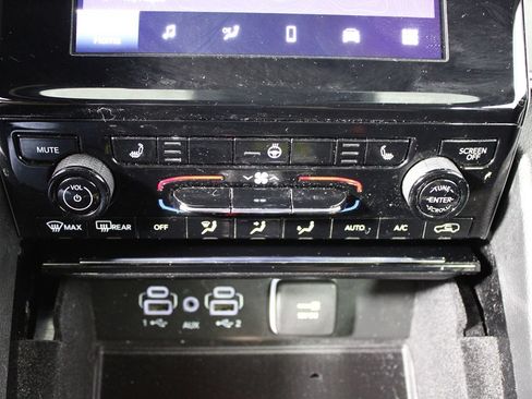 Used 2022 Jeep Grand Cherokee Altitude RWD image 16