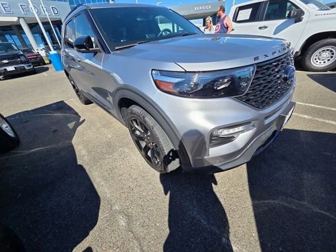 Used 2021 Ford Explorer ST image 2