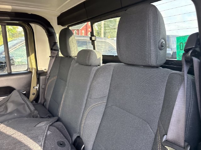 Used 2025 Jeep Gladiator Sport AWD/4WD image 10