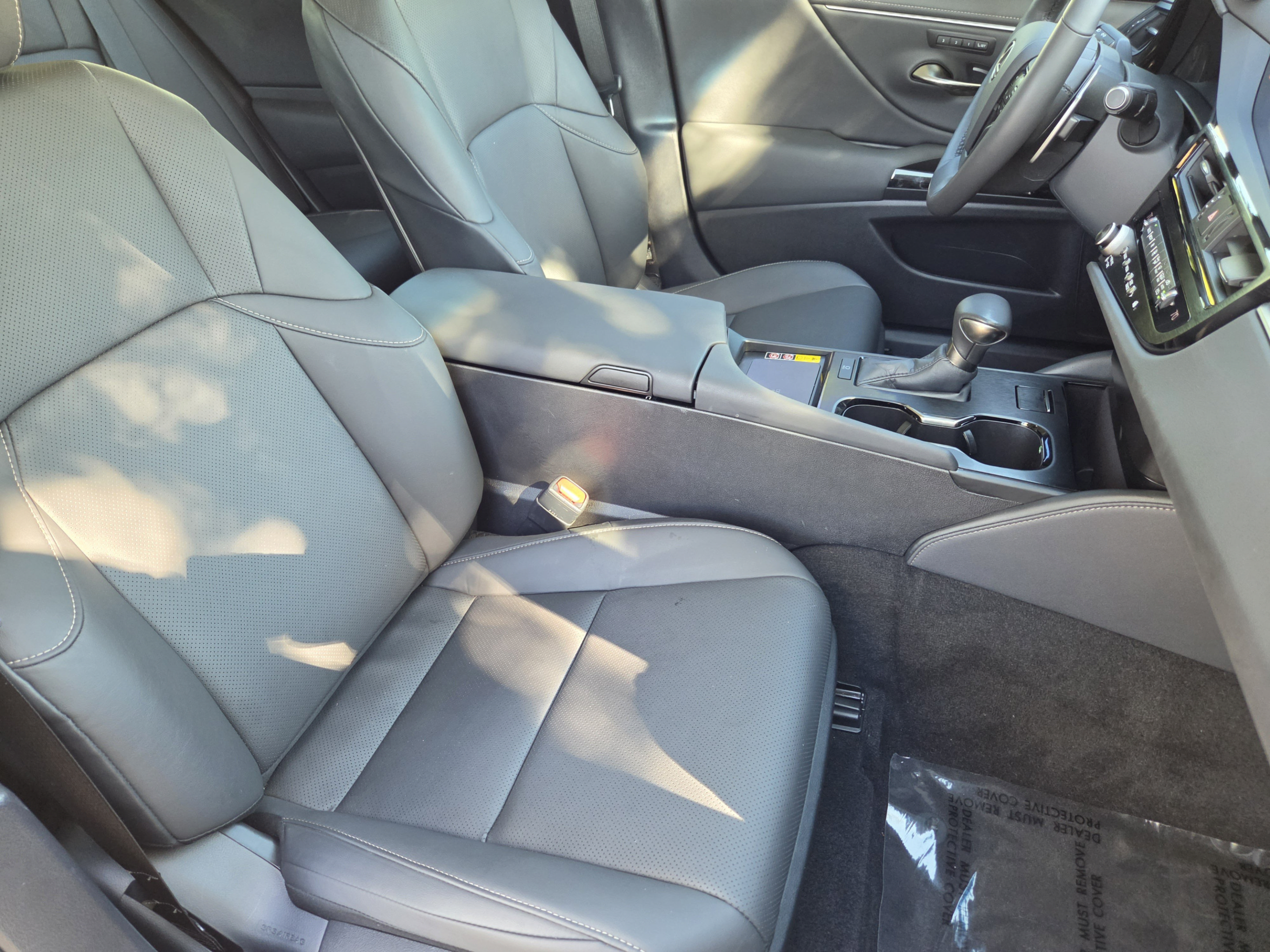Used 2024 Lexus ES 350 w/ Premium Package FWD image 6