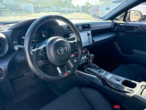 Used 2023 Toyota GR86 w/ ALL Weather Mat Package (TMS) RWD image 11