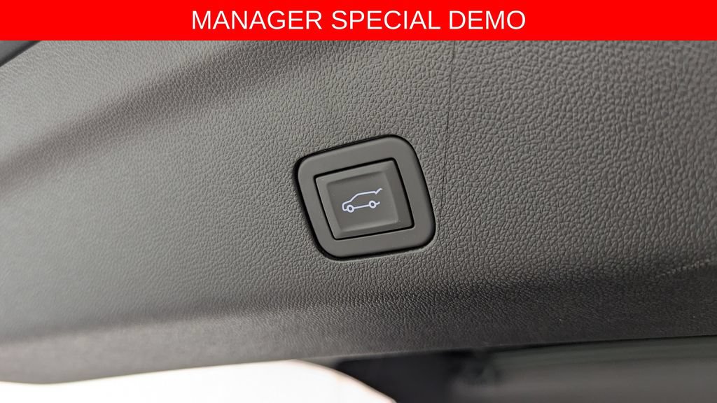 Used 2026 GMC Yukon XL Denali w/ Denali Reserve Package AWD/4WD image 37