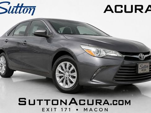 Used 2017 Toyota Camry LE FWD image 1
