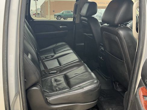 Used 2014 GMC Yukon XL SLT image 6