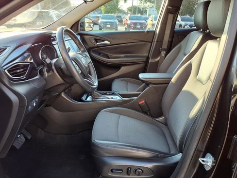 Used 2022 Buick Encore GX Select w/ Sport Touring Package image 17