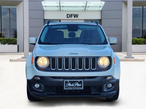 Used 2016 Jeep Renegade Latitude w/ Popular Equipment Group image 2