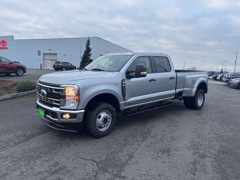 Used 2024 Ford F350 XLT image 8