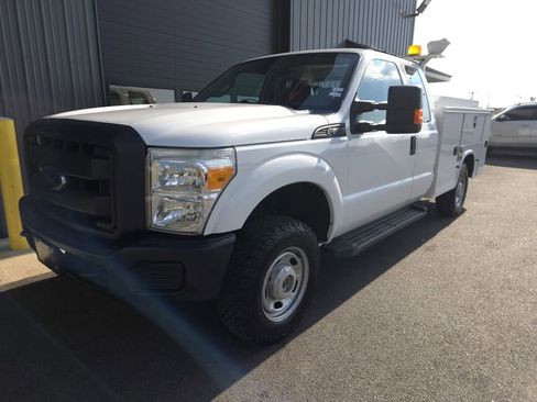 Used 2015 Ford F250 XL w/ Power Equipment Group image 2