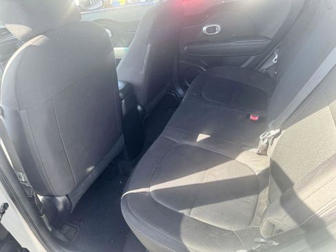 Used 2016 Kia Soul image 8