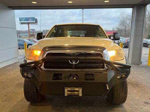 Used 2009 Toyota Tundra 4x4 CrewMax image 3