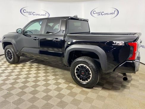 Used 2024 Toyota Tacoma TRD Off-Road AWD/4WD image 4