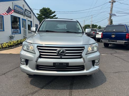 Used 2013 Lexus LX 570 4WD w/ Luxury Pkg w/Pre-crash image 9