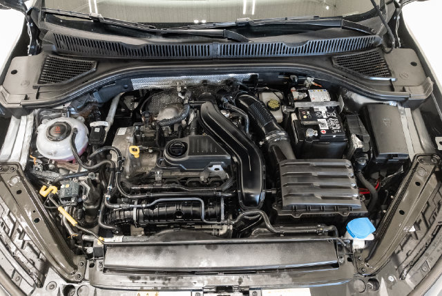 Used 2025 Volkswagen Jetta SE FWD image 3