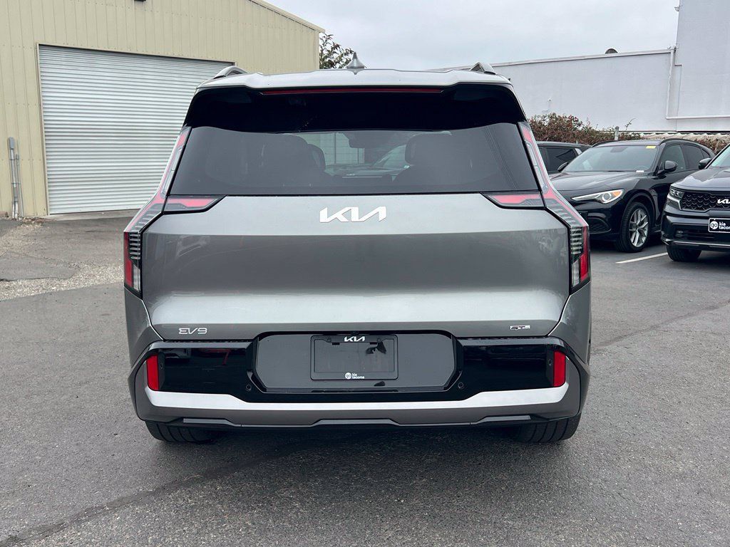 Used 2024 Kia EV9 GT-Line AWD/4WD image 10
