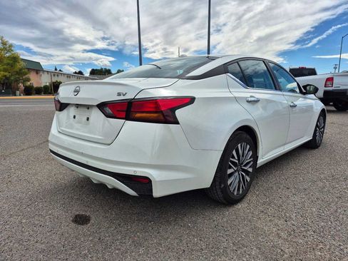 Used 2024 Nissan Altima 2.5 SV FWD image 3
