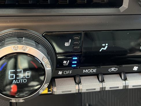 Used 2025 Toyota Tacoma Trailhunter image 22