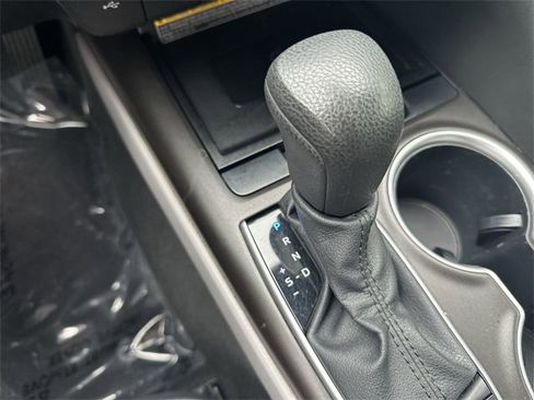 Used 2021 Toyota Camry LE image 23