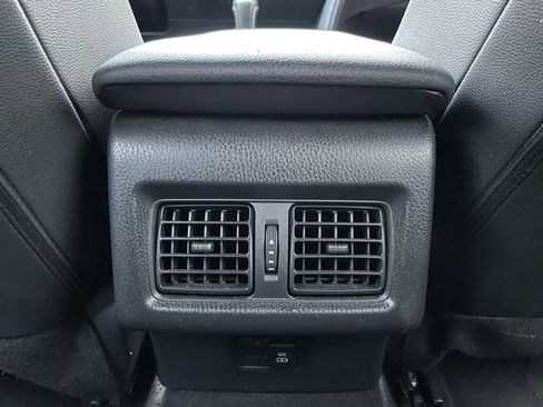 Used 2025 Toyota Camry SE image 27