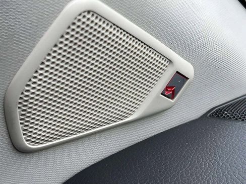 Used 2017 Nissan Titan SL image 26