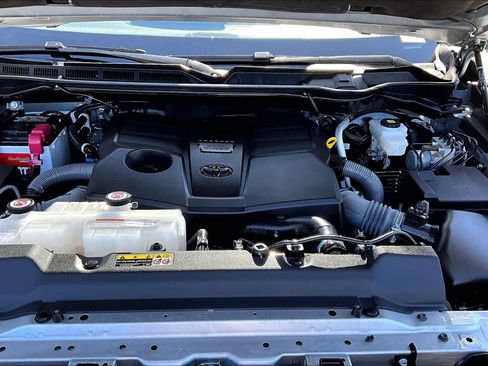 Used 2023 Toyota Tundra SR5 w/ SR5 Convenience Package AWD/4WD image 31