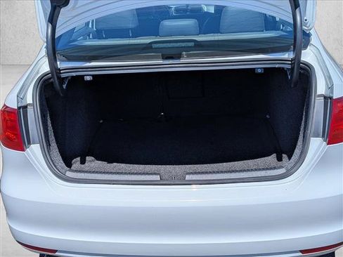 Used 2014 Volkswagen Jetta SE FWD image 6