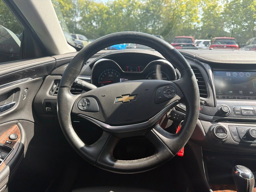 Used 2015 Chevrolet Impala LT w/ Convenience Package FWD image 12