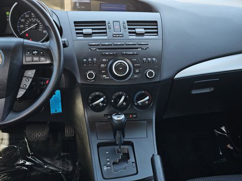 Used 2013 MAZDA MAZDA3 i Sport FWD image 20