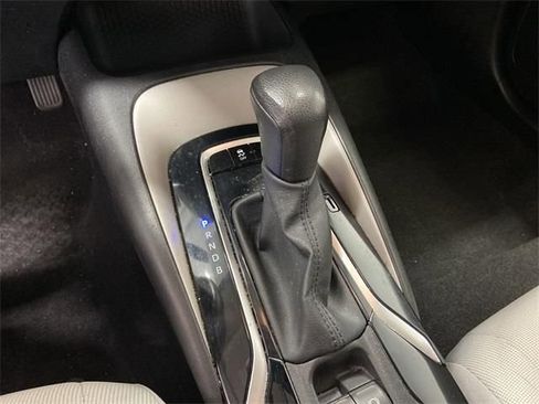 Used 2020 Toyota Corolla LE image 20
