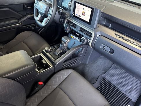 Certified 2024 Toyota Tacoma SR5 AWD/4WD image 14