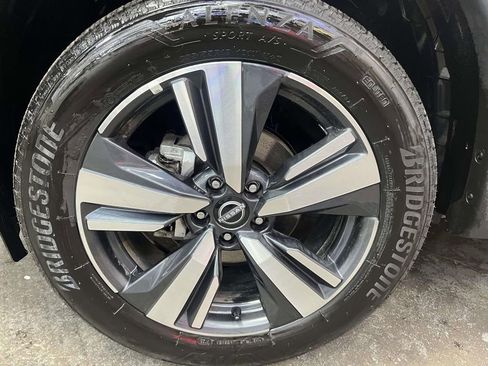 Used 2026 Nissan Rogue SL AWD/4WD image 10