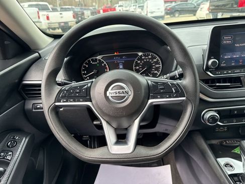 Used 2022 Nissan Altima 2.5 SV image 29