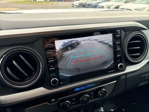 Used 2021 Toyota Tacoma SR5 RWD image 23