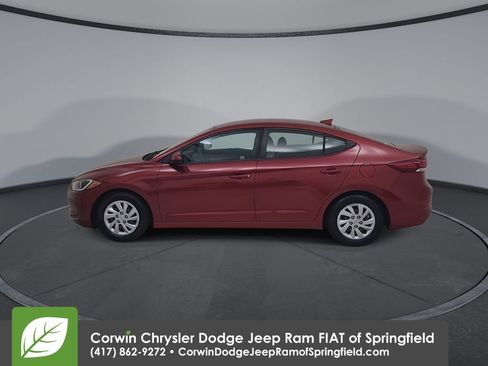 Used 2017 Hyundai Elantra SE FWD image 9
