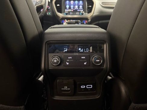 Certified 2023 GMC Acadia Denali w/ Denali Ultimate Package image 29