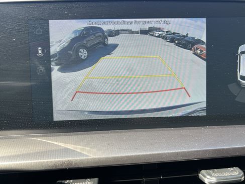 Certified 2025 Kia Telluride LX image 32