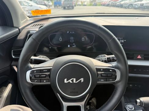 Used 2023 Kia Sportage EX AWD/4WD image 25