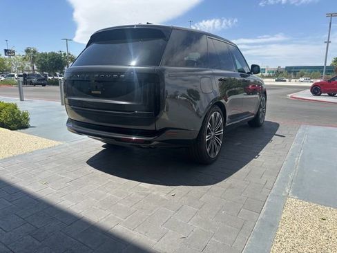 Used 2024 Land Rover Range Rover SE AWD/4WD image 5