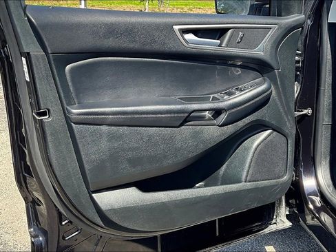 Used 2024 Ford Edge SEL image 2