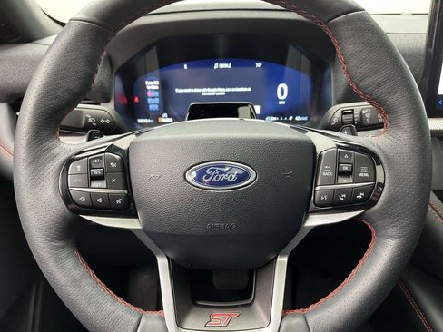 Used 2025 Ford Explorer ST AWD/4WD image 18