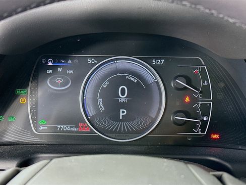 Used 2025 Lexus ES 300h w/ Premium Package image 12