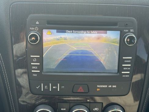 Used 2017 Chevrolet Traverse LT w/ Style and Technology Package image 19