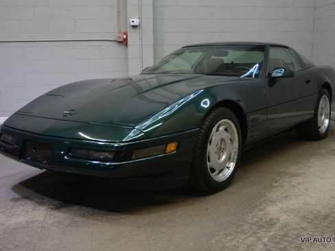 Used 1992 Chevrolet Corvette Coupe RWD image 2