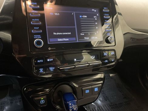 Used 2022 Toyota Prius XLE image 11