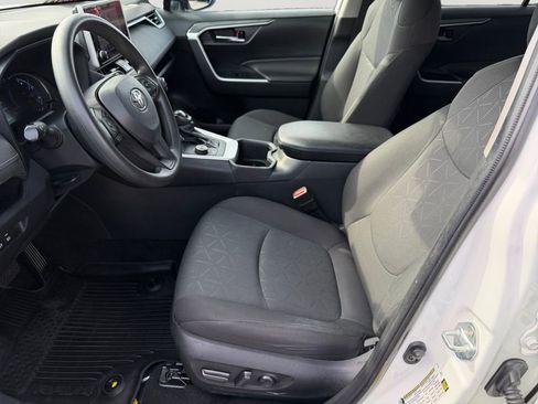 Used 2024 Toyota RAV4 XLE AWD/4WD image 24