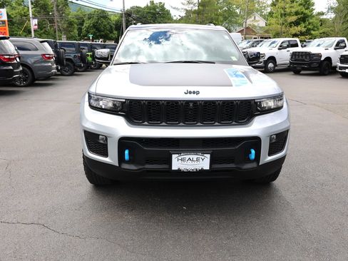 Used 2023 Jeep Grand Cherokee Trailhawk w/ Luxury Tech Group III AWD/4WD image 2