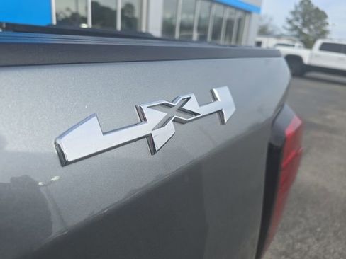 Used 2025 GMC Sierra 1500 SLT image 12