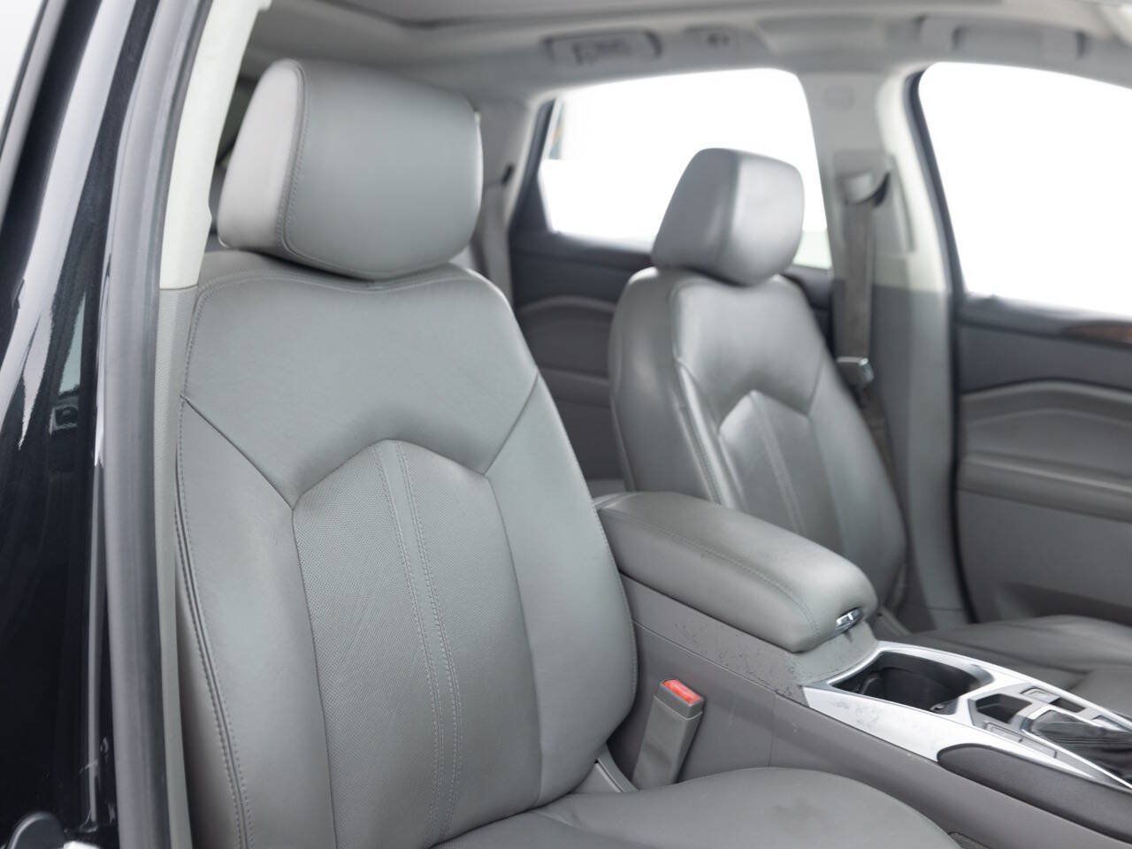 Used 2011 Cadillac SRX Luxury FWD image 28